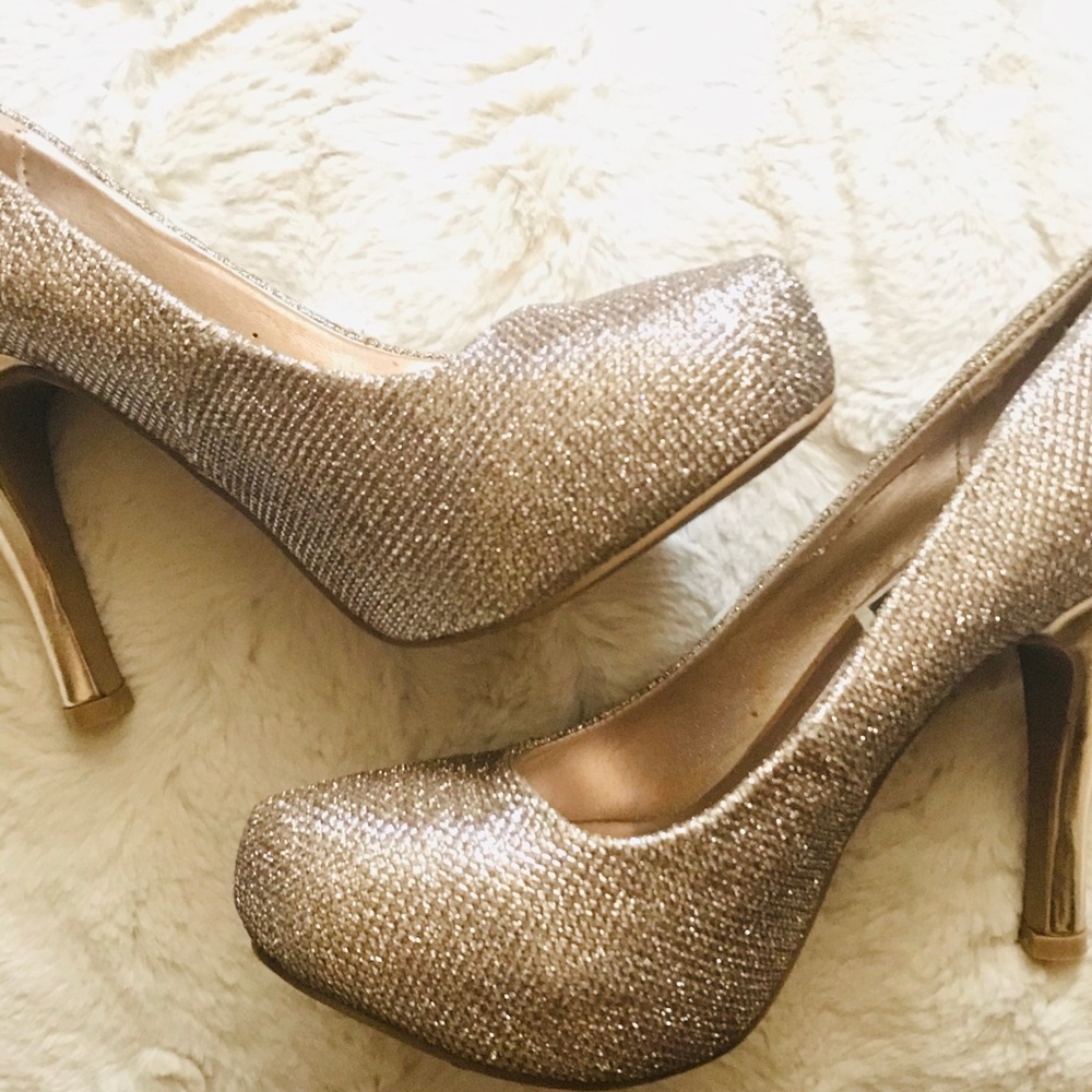 Qupid Gold Glitter shoes 💛✨